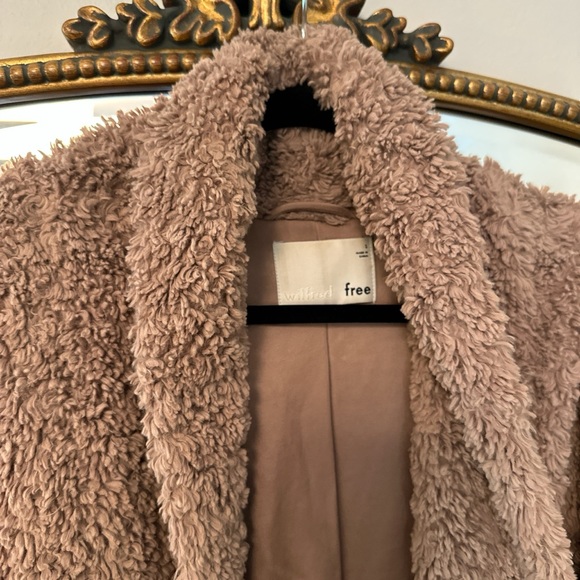 Aritzia Wilfred Free Plush Teddy Faux Fur Jacket in Tan - Picture 4 of 4